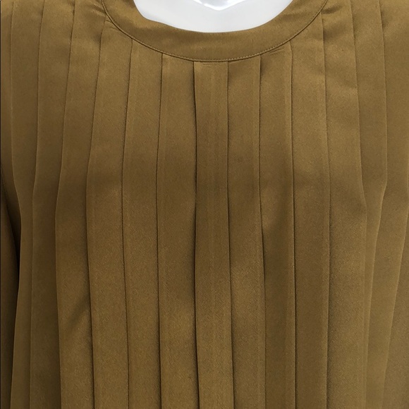 Olive Pleated Blouse with Princess Seaming - Picture 3 of 6